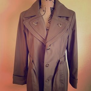 Calvin Klein Raincoat 🧥☔️